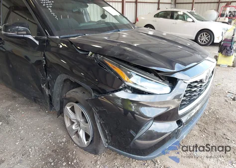 2022 Toyota Highlander L z USA, uszkodzony, nr VIN 5TDCZRAHXNS115429